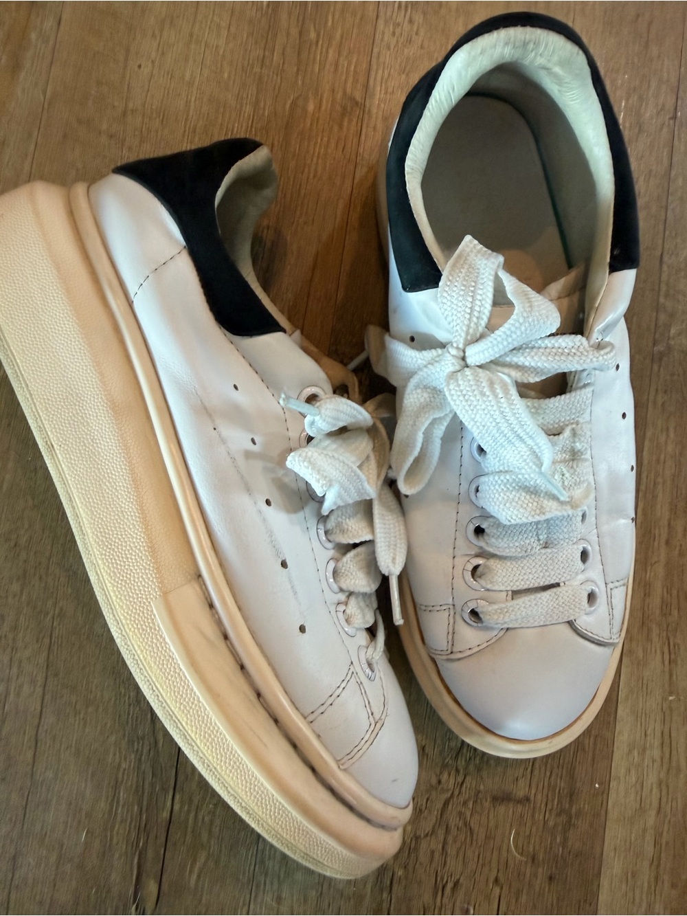 Alexander McQueen Oversized Sneaker in White/Black